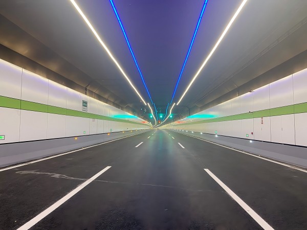 Technology Empowers Traffic Safety: Sansi LED Tunnel Lighting Technology Guards the Vast Land