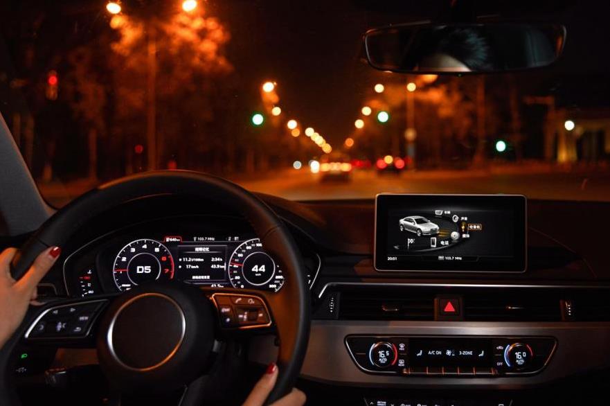 road lighting,LED street lights,street light brightness,road safety lighting,urban road lighting