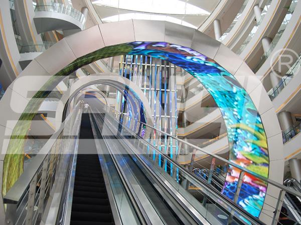 Flexible LED Displays Unveiled at Tech Exhibition: Bendable Features Expand Commercial Applications