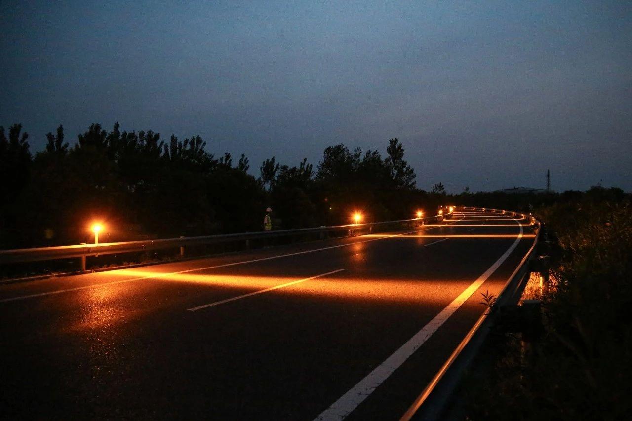 smart traffic warning system, LED strobe warning device, highway safety solutions
