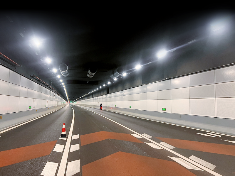 smart tunnel lighting, IoT lighting system, remote tunnel monitoring, dynamic lighting adjustment