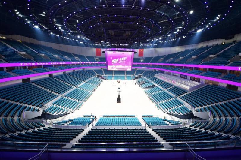 modular hanging display, stadium LED screens, large venue renovation, sports facility upgrade