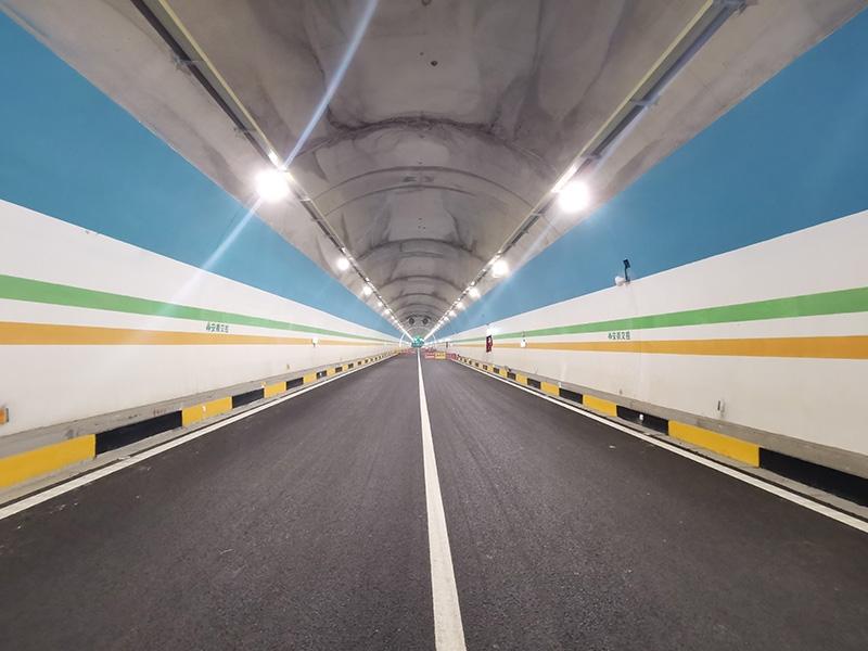 Tunnel LED lighting, Intelligent tunnel lighting, LED tunnel renovation, Adaptive optical system, Distributed lighting control