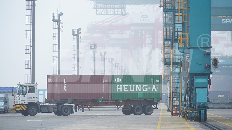 LED floodlights, industrial lighting solutions, port lighting system, high mast lighting, smart port technology