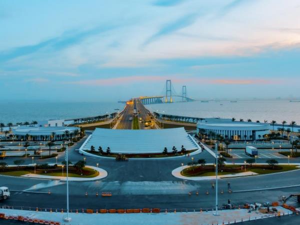 Sustainable and Safe Lighting Design for Underwater Tunnels