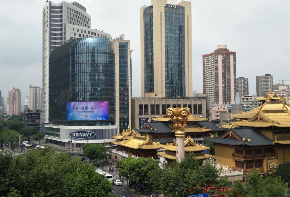 Outdoor LED display, outdoor fixed LED display, high brightness LED screen, energy efficient LED display, seamless LED video wall, IP65 waterproof LED