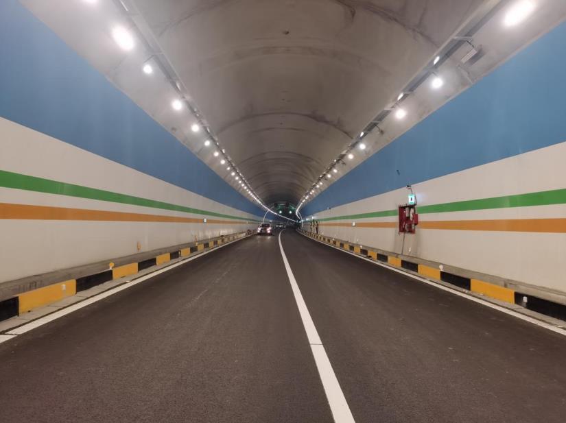 LED tunnel lighting, reflective lighting technology, energy-efficient tunnel lights, intelligent tunnel lighting system, LED lighting solutions