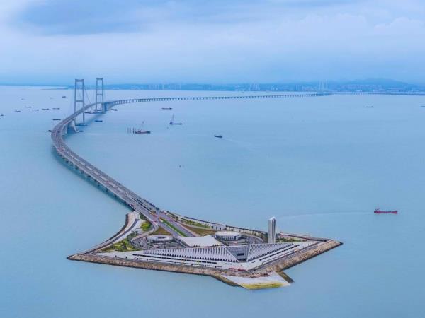 Analysis of Environmental Factors Affecting the Lighting Engineering of the Shenzhen-Zhongshan Link