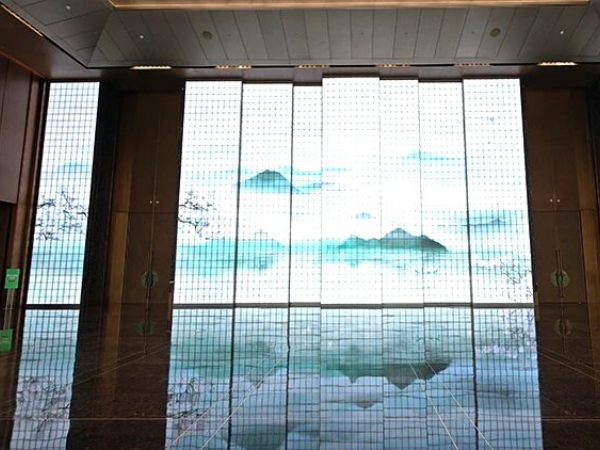 The “Colored-Glass” Calling Card of the World’s Meeting Room: A Landmark LED Screen at North Bund Shines at the AI Conference