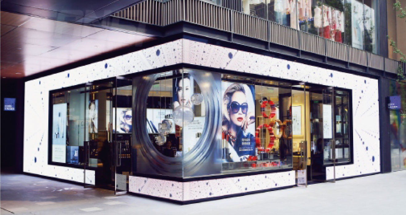 Louis Vuitton - LED Screen in Retail Application