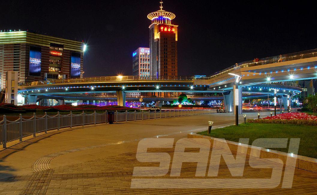 C-shaped-overpass-pedestrian-bridge