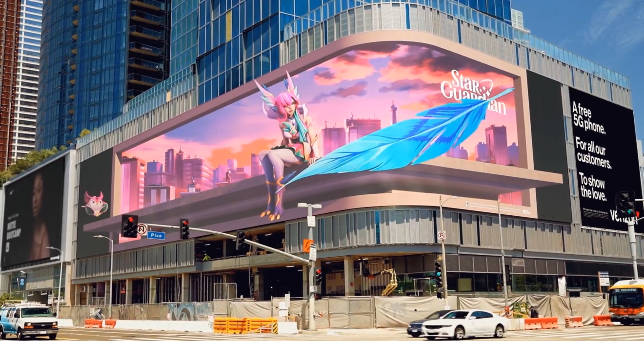 Opposite the Staples Center! Sansi LED Display Shines at the City of Angels